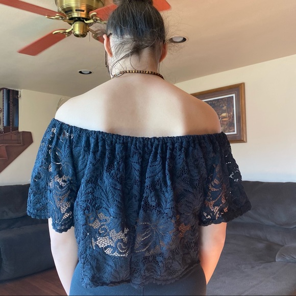 Black lace summer crop top - Picture 2 of 4